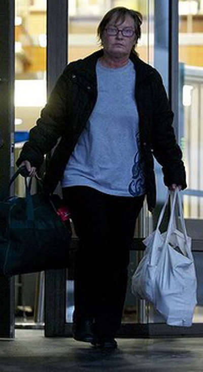 الزام امرأة بدفع تكاليف عودة طائرة اضطراريا للمطار بعد اعتدائها على الطاقم صورة رقم 1