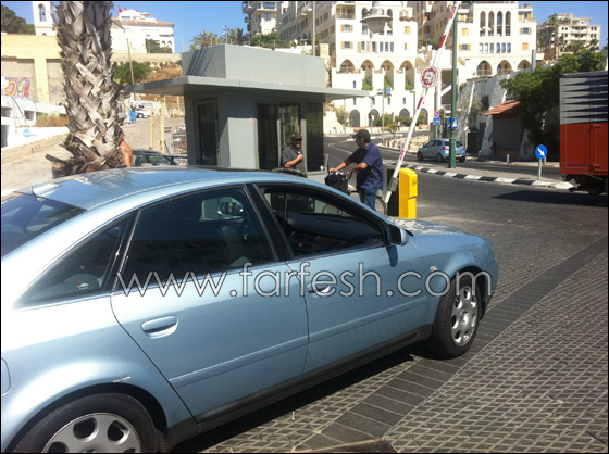 بعد منع الحراس دخوله الى الكنيسة.. إدارة ميناء يافا تعتذر للأب قسطنطين نصار صورة رقم 3