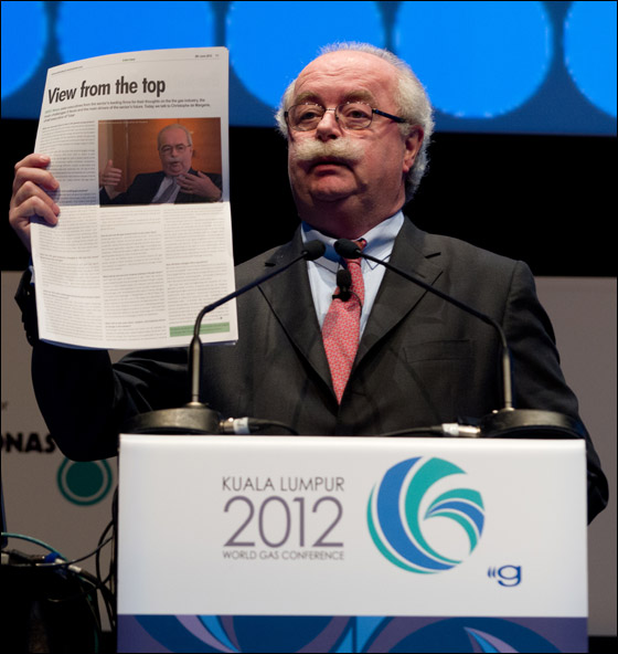 رئيس شركة توتال النفطية: سوق النفط تتلقى امدادات جيدة  صورة رقم 1