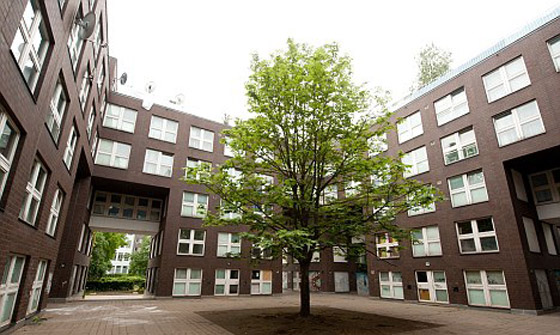 قطع رأس زوجته ورماه من الشرفة على مرأى الجيران!  صورة رقم 3