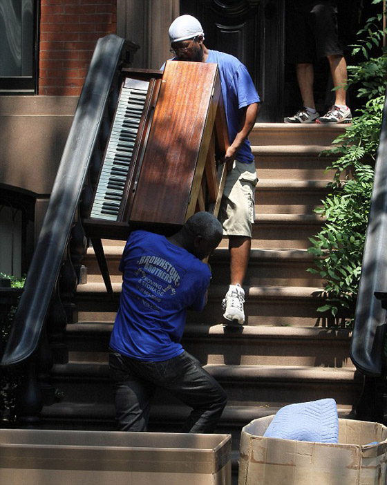 بالصور.. أوباما وزوجته يزوران منزل النجمة سارة باركر!  صورة رقم 7