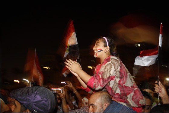 آلاف المصريين يتوافدون الى 