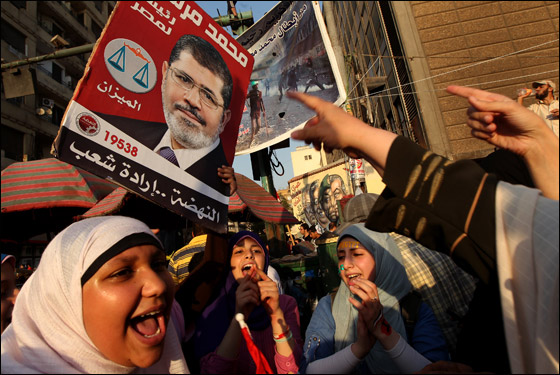 اوباما يهنى مرسي وايران وفلسطين وليبيا ترحب باختيار المصريين صورة رقم 6