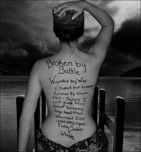 بالصور.. زوجات جنود الجيش الأمريكي يخلع الملابسن لدعم ازواجهن!!  صورة رقم 4