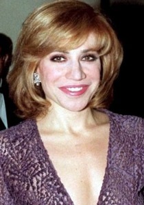 ناهد عجة الشخصية الغامضة وراء هروب رفيق طفولة الأسد لتركيا  صورة رقم 1