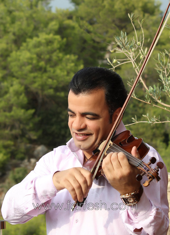 جهاد عقل يوقّع عقده مع جهاد عقل يوقّع عقده مع