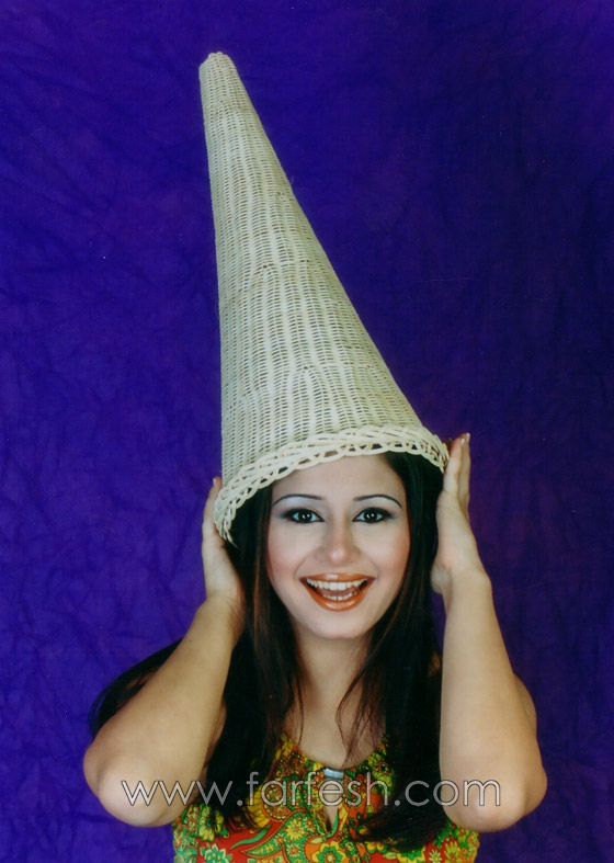 مواقف وطرائف النجوم في احتفالات رأس السنة الجديدة صورة رقم 8 مواقف وطرائف النجوم في احتفالات رأس السنة الجديدة صورة رقم 8