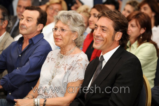 اليكم صور لأشهر نجوم هوليوود مع أمهاتهم على السجادة الحمراء صورة رقم 9 اليكم صور لأشهر نجوم هوليوود مع أمهاتهم على السجادة الحمراء صورة رقم 9