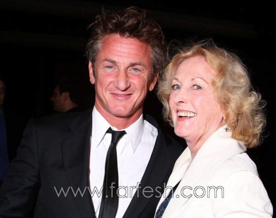 اليكم صور لأشهر نجوم هوليوود مع أمهاتهم على السجادة الحمراء صورة رقم 22 اليكم صور لأشهر نجوم هوليوود مع أمهاتهم على السجادة الحمراء صورة رقم 22