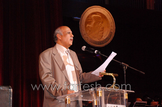 النجوم بتأبين الشريعي وهمسات حول فستان نادية المكشوف صورة رقم 6 النجوم بتأبين الشريعي وهمسات حول فستان نادية المكشوف صورة رقم 6