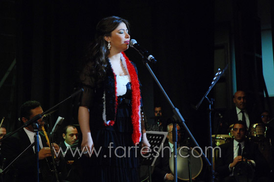 النجوم بتأبين الشريعي وهمسات حول فستان نادية المكشوف صورة رقم 14 النجوم بتأبين الشريعي وهمسات حول فستان نادية المكشوف صورة رقم 14