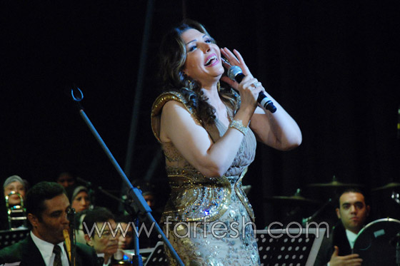 النجوم بتأبين الشريعي وهمسات حول فستان نادية المكشوف صورة رقم 32 النجوم بتأبين الشريعي وهمسات حول فستان نادية المكشوف صورة رقم 32