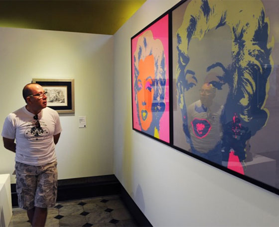 شفتي مارلين مونرو قطعة رئيسية في المزاد وتباع بـ90 الف دولار صورة رقم 4 شفتي مارلين مونرو قطعة رئيسية في المزاد وتباع بـ90 الف دولار صورة رقم 4