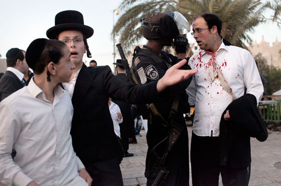 عشرات المستوطنون يقتحمون باحات المسجد الأقصى   صورة رقم 4