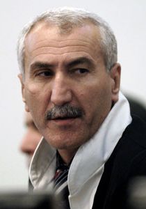 قاضي صدام المستقيل: إعدام صدام في عيد الأضحى، مخالف للقانون صورة رقم 1 قاضي صدام المستقيل: إعدام صدام في عيد الأضحى، مخالف للقانون صورة رقم 1