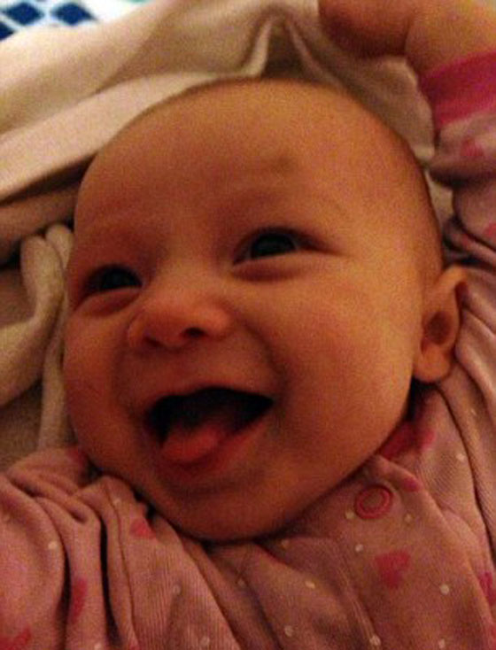 هل هذا أب؟ يقتل طفلته بعد أن تركتها والدتها معه لساعتين  صورة رقم 2