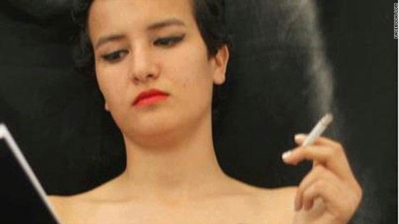 فرنسيتان وألمانية يخلع الملابسن في تونس تأييداً لأمينة! صورة رقم 18 فرنسيتان وألمانية يخلع الملابسن في تونس تأييداً لأمينة! صورة رقم 18