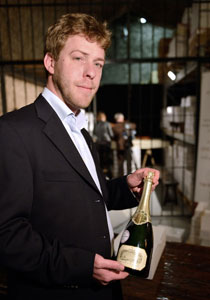 بسبب التقشف: قصر الاليزيه يعرض مخزونه من النبيذ للبيع  صورة رقم 1