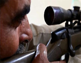 قناص سوري: لن أطلق الرصاص على الأسد.. بل سأشرب دمه! صورة رقم 1