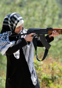 سوريات يلتحقن بقوات الأسد خشية الاختطاف والاغتصاب! صورة رقم 1