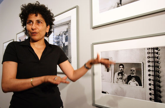 معرض الفلسطينية احلام شلبي في باريس يزعج منظمات يهودية صورة رقم 2 معرض الفلسطينية احلام شلبي في باريس يزعج منظمات يهودية صورة رقم 2