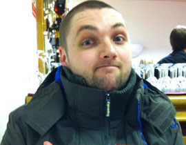 السجن 3 سنوات لابن شرطية سرق ملابس نسائية داخلية صورة رقم 1