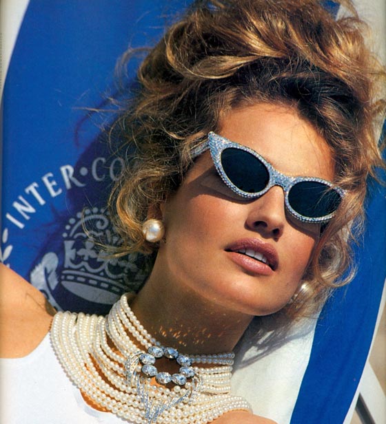 الشيخة موزة بالمايوه على شاطئ البحر تثير حالة ارتباك!  صورة رقم 3