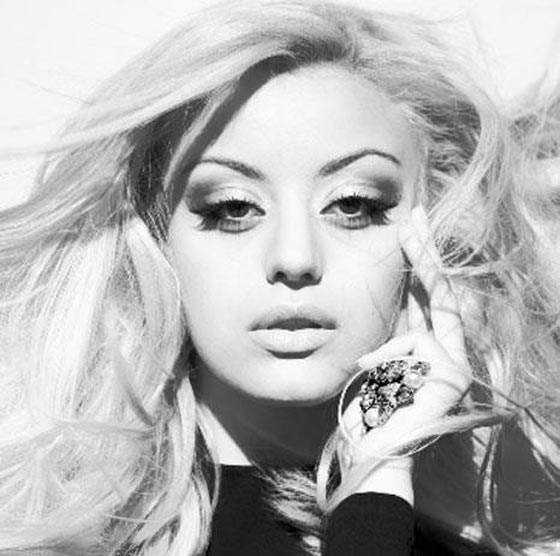 المرتكبة الفاحشة زاهية كانت تحلم أن تصبح ربان طائرة صورة رقم 4 المرتكبة الفاحشة زاهية كانت تحلم أن تصبح ربان طائرة صورة رقم 4