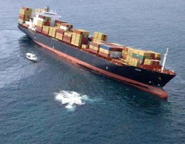 انشطار سفينة يابانية ضخمة يعتقد انها كانت تحمل اسلحة لسوريا صورة رقم 1