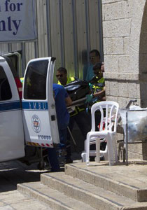 القدس: رجل يهتف الله أكبر ويتلقى عشر رصاصات في صدره!  صورة رقم 1