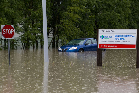 بالصور: اقوى الفيضانات تغرق مدن كندا  صورة رقم 10