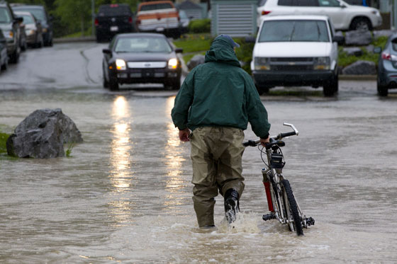 بالصور: اقوى الفيضانات تغرق مدن كندا  صورة رقم 13