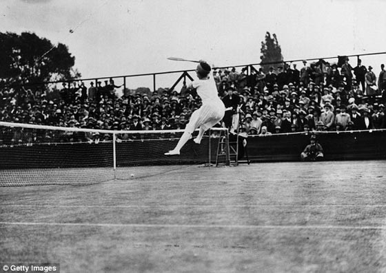 صور قديمة نادرة تنشر لأول مرة لبطولة التنس الاشهر في العالم صورة رقم 3 صور قديمة نادرة تنشر لأول مرة لبطولة التنس الاشهر في العالم صورة رقم 3