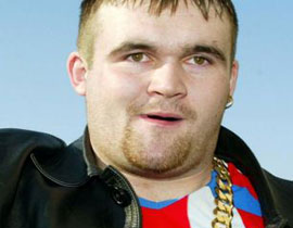 مراهق بريطاني يفوز بيانصيب 22 مليون جنيه ويتبرع به للأعمال الخيرية صورة رقم 1