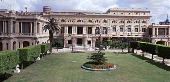 الاحداث الغاضبة في مصر تعيد قصر القبة الى الواجهة صورة رقم 3 الاحداث الغاضبة في مصر تعيد قصر القبة الى الواجهة صورة رقم 3