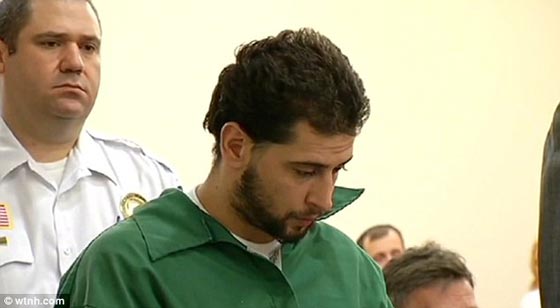 صديق الأم يقتل الطفلة بعد أن عذبها وحرق جسدها واعتدى عليها بشكل فاحش صورة رقم 4 صديق الأم يقتل الطفلة بعد أن عذبها وحرق جسدها واعتدى عليها بشكل فاحش صورة رقم 4