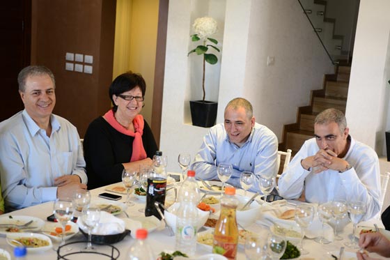 إدارة شتراوس تزور المجتمع العربي وتعقد لقاءً مفتوحًا مع ممثلين ومؤثرين فيه صورة رقم 21