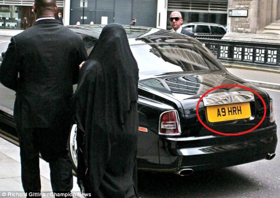 تدعي أنها تدعي أنها