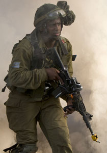 ضابط اسرائيلي: اذا أقدم حزب الله على اي عمل عسكري سنجتاح لبنان صورة رقم 2