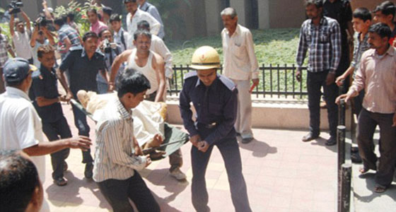 عائلة نيبالية تحرق نفسها بعد تهديد الحكومة الهندية بهدم منزلهم صورة رقم 5