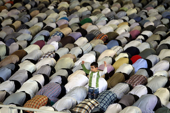 الاسكندرية: ثلاثة قتلى بسبب سرقة حذاء أحد المصلين بعد التراويح صورة رقم 1 الاسكندرية: ثلاثة قتلى بسبب سرقة حذاء أحد المصلين بعد التراويح صورة رقم 1