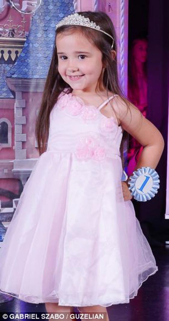 نجت من الموت وتشارك في مسابقة ديزني لاند (أجمل وجه على الأرض) صورة رقم 5