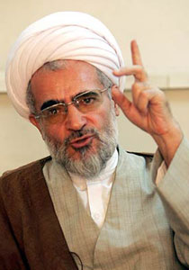 رجل دين يجيز شرب الماء للصائم عند العطش الشديد دون إفطار! صورة رقم 1