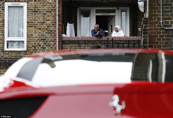 صور: سيارات فيراري فارهة يستأجرها طلبة فقراء لحفل تخرجهم صورة رقم 9