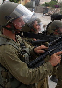 حالة تأهب قصوى.. اسرائيل تنصب 