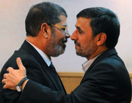 مرسي موجود في منطقة عسكرية ويمنع من تلقي الاتصالات صورة رقم 1