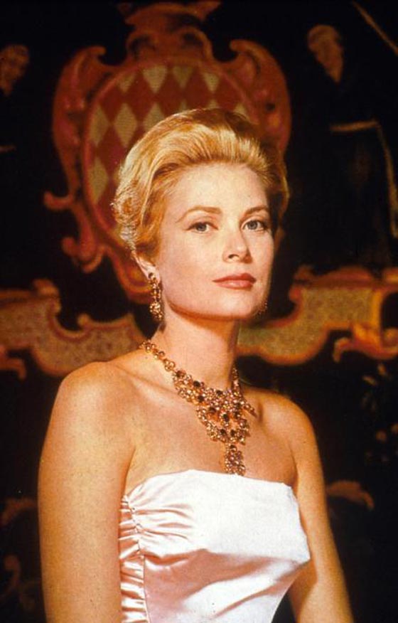 الملكة رانيا الاولى بقائمة أجمل 10 أميرات وملكات حول العالم صورة رقم 8