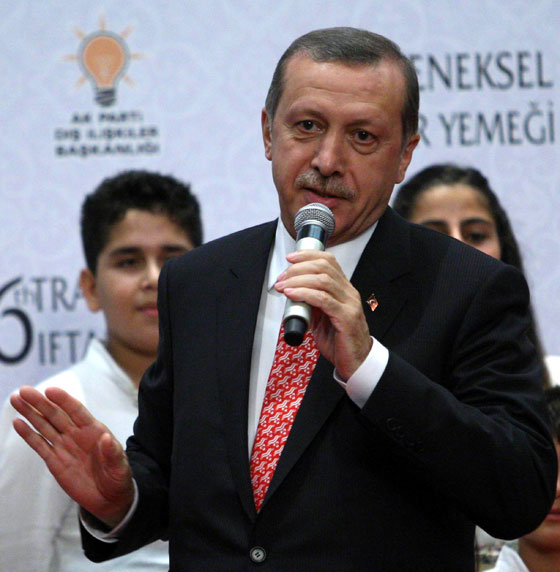 اردوغان يقاضي صحيفة بريطانية اتهمته بالدكتاتور!! صورة رقم 1 اردوغان يقاضي صحيفة بريطانية اتهمته بالدكتاتور!! صورة رقم 1