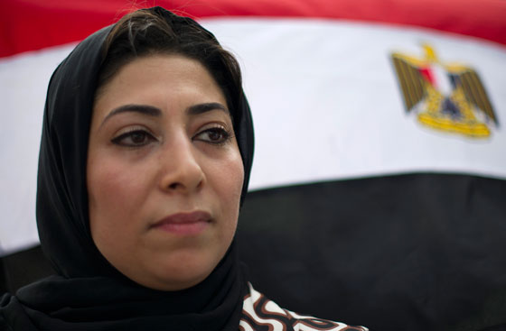 ممثلو وراقصات مصر يفوضون السيسي للقضاء على الارهاب  صورة رقم 5