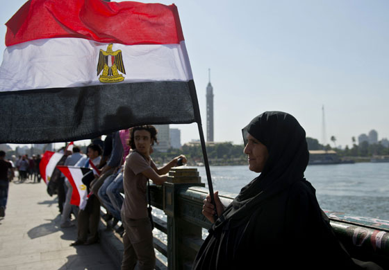 ممثلو وراقصات مصر يفوضون السيسي للقضاء على الارهاب  صورة رقم 7